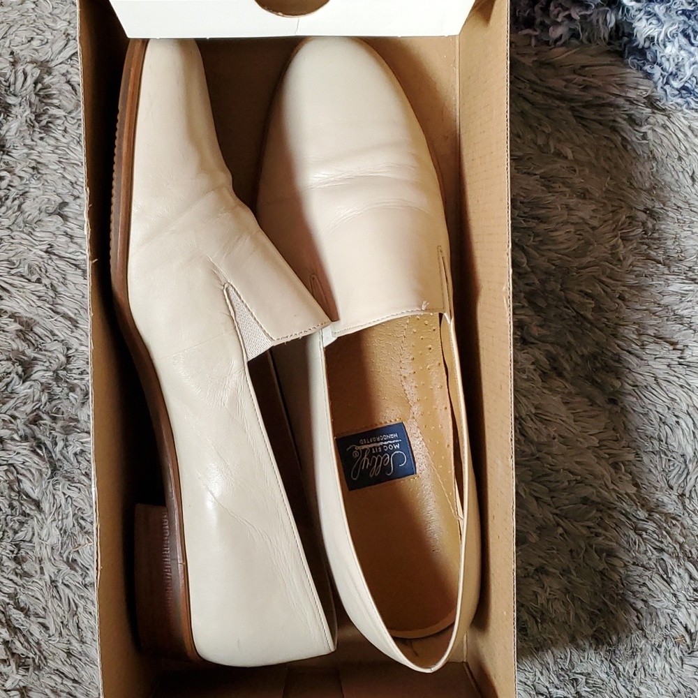 Women's dress shoes size 11